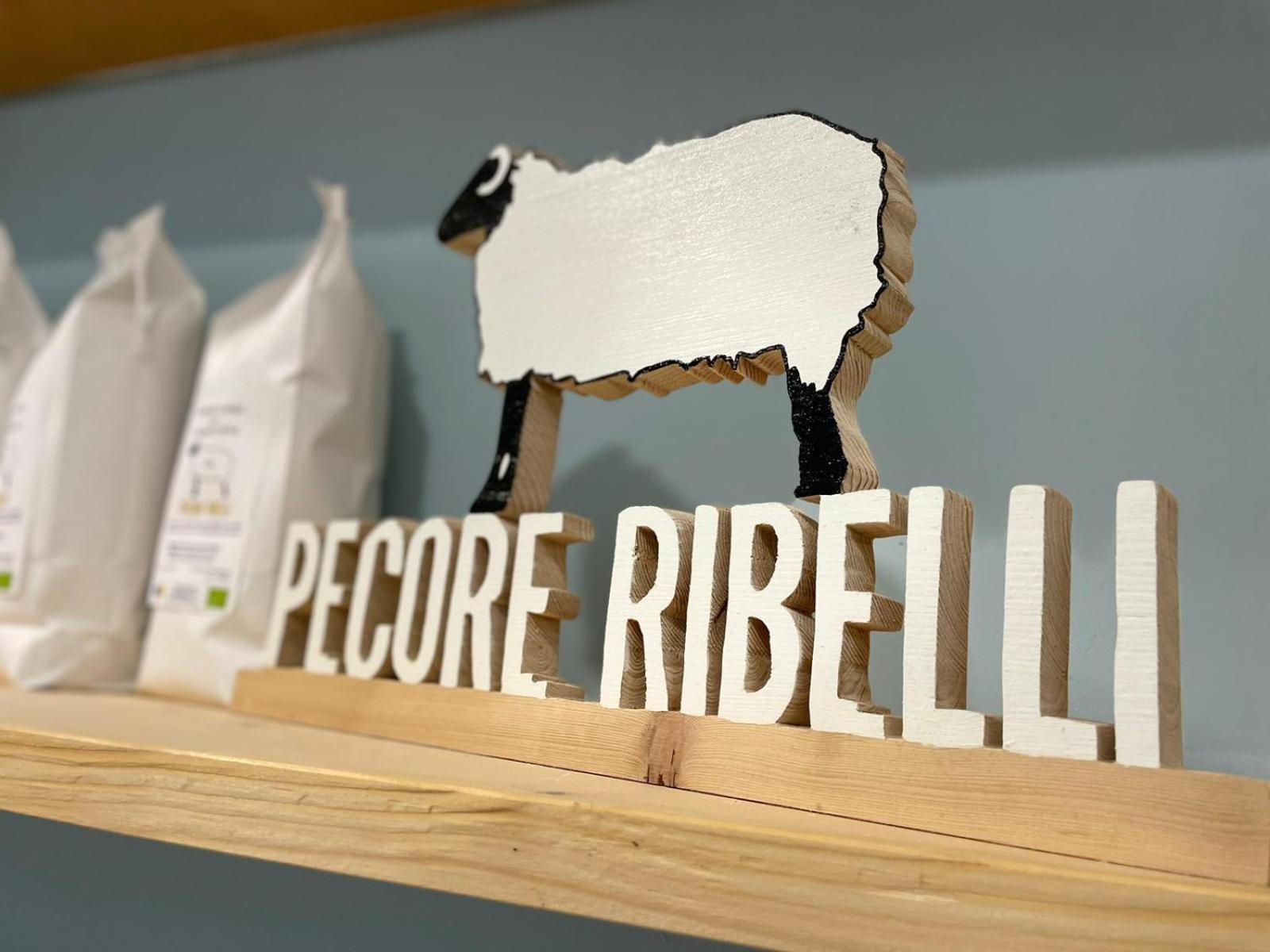 Pecore Ribelli Мира Екстериор снимка